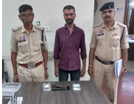 प्रेस क्लब में चली गोली… चारों तरफ पत्रकारों कि मची अफरातफरी… आरोपी गिरफ्तार..